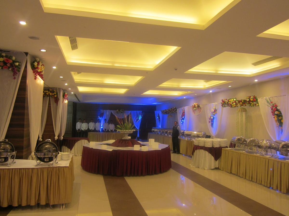 Vijaya Tej Clarks Inn Patna  Dış mekan fotoğraf